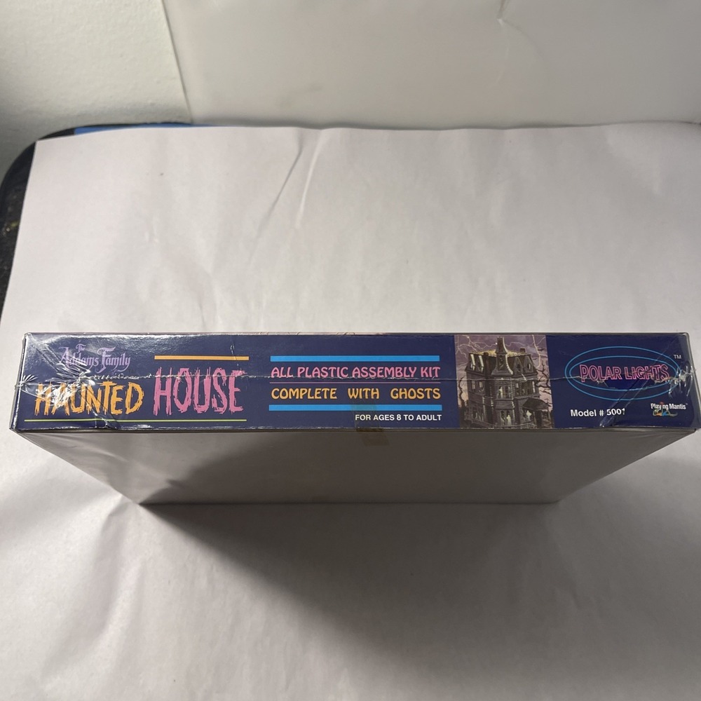 Polar Lights The Addams Family Haunted House with Ghosts Model Kit 5001 New - Picture 8 of 12